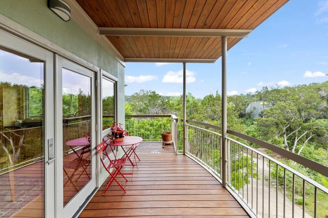 701 Yaupon Valley RD, West Lake Hills, TX 78746