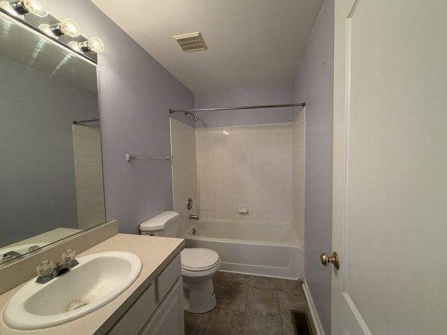 1225 Brookdale Drive, Carpentersville, IL 60110