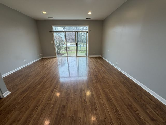 1225 Brookdale Drive, Carpentersville, IL 60110