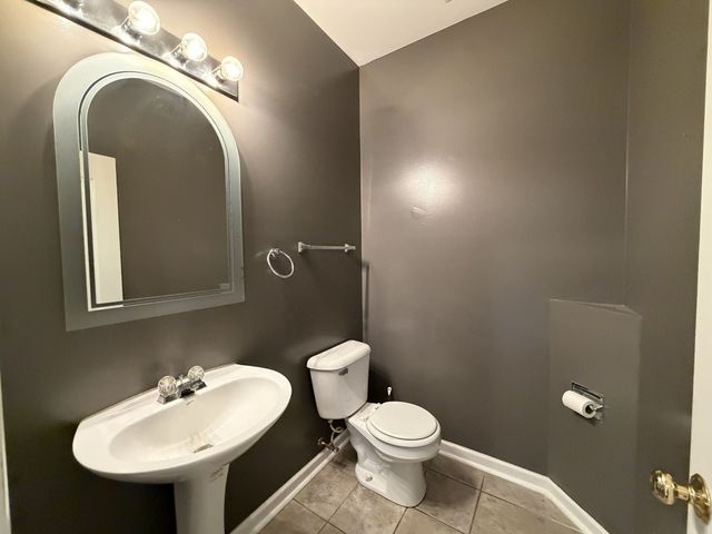 1225 Brookdale Drive, Carpentersville, IL 60110