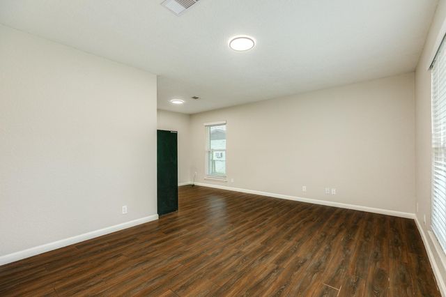 239 Lakewood Drive, Clute, TX 77531