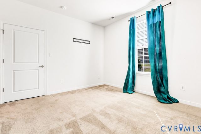 10122 Cameron Ridge Dr, Ashland, VA 23005