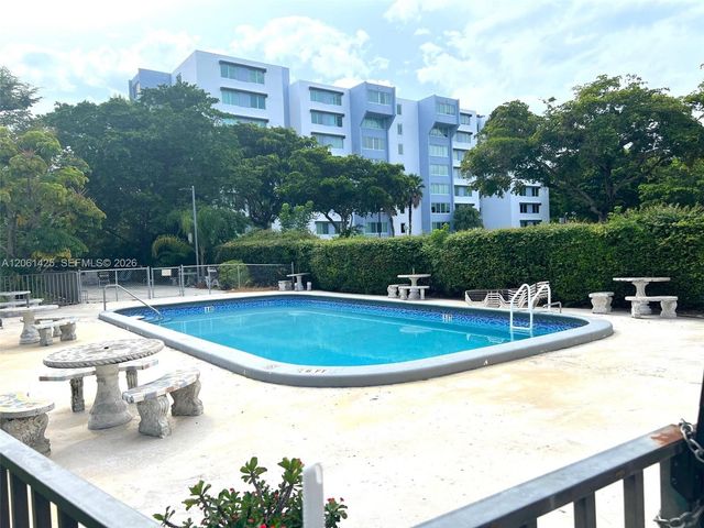 9159 SW 77th Avenue 113, Miami, FL 33156