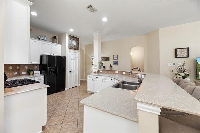 12323 E Elizabeth Shore Loop, Cypress, TX 77433