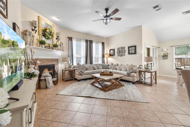 12323 E Elizabeth Shore Loop, Cypress, TX 77433