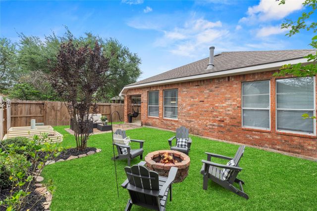 12323 E Elizabeth Shore Loop, Cypress, TX 77433