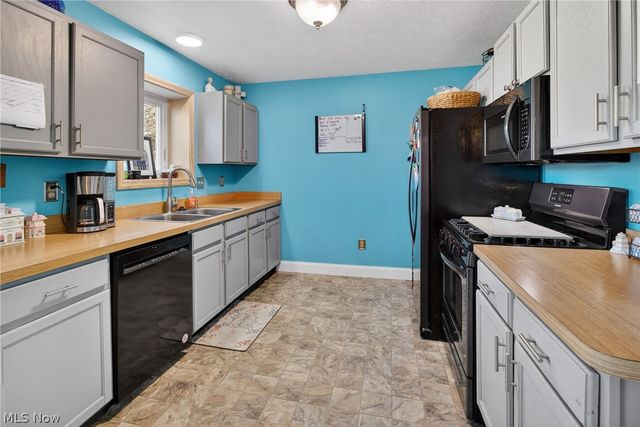 436 Bayberry Drive, Elyria, OH 44035