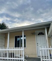 32 Wellington Street 1, Hempstead, NY 11550