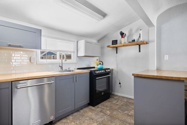 424 W Sixteenth Street, Traverse City, MI 49684