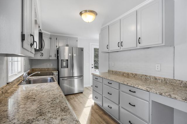 17 Kings Way, Orleans, MA 02653