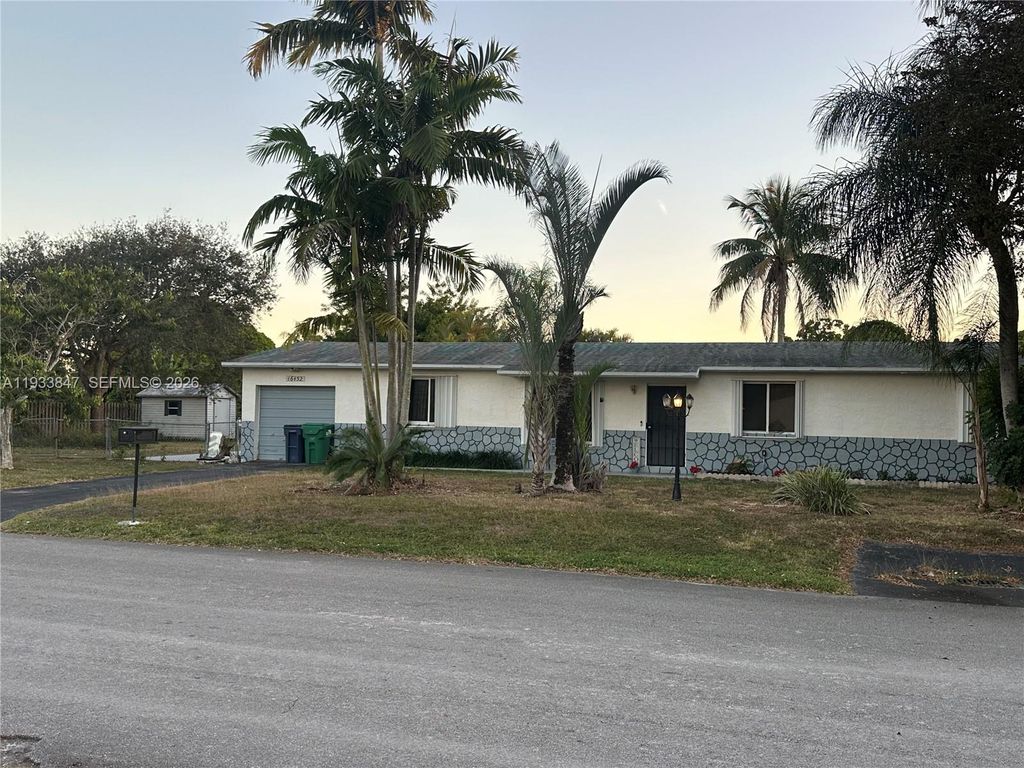 16452 SW 293rd St, Homestead, FL 33033