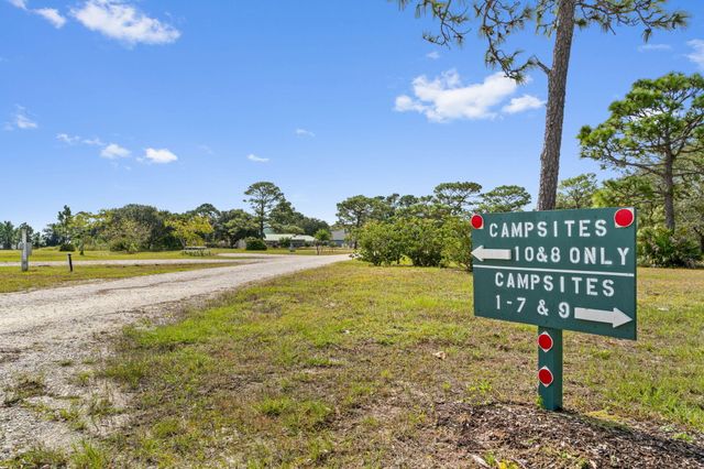 6752 Redfield Street, Navarre, FL 32566