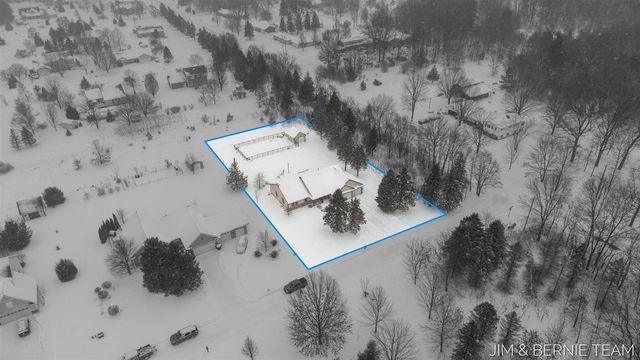 6005 River Ridge Drive, Hamilton, MI 49419