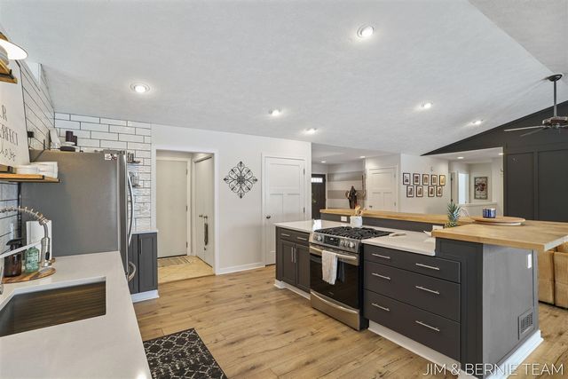 6005 River Ridge Drive, Hamilton, MI 49419