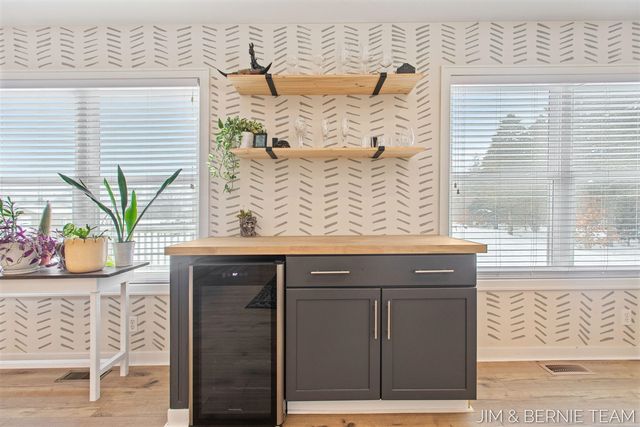 6005 River Ridge Drive, Hamilton, MI 49419