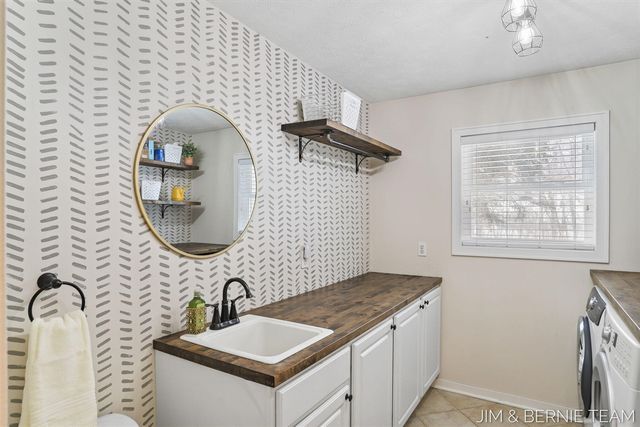 6005 River Ridge Drive, Hamilton, MI 49419