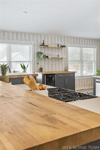 6005 River Ridge Drive, Hamilton, MI 49419