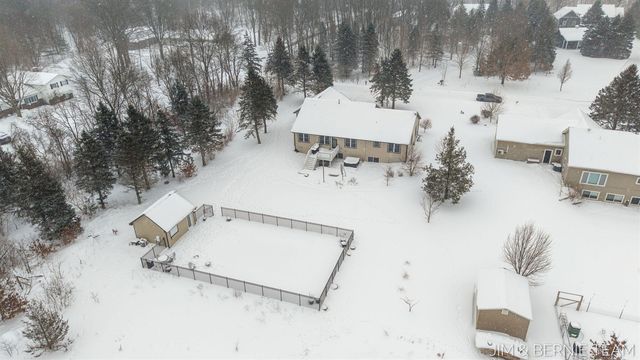 6005 River Ridge Drive, Hamilton, MI 49419