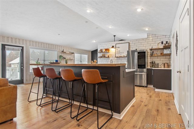 6005 River Ridge Drive, Hamilton, MI 49419