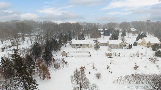 6005 River Ridge Drive, Hamilton, MI 49419