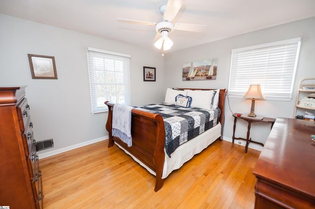 302 Peach Valley Drive, Spartanburg, SC 29303