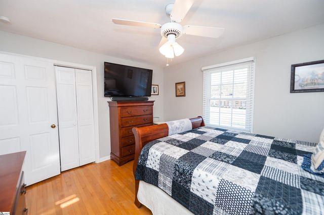 302 Peach Valley Drive, Spartanburg, SC 29303