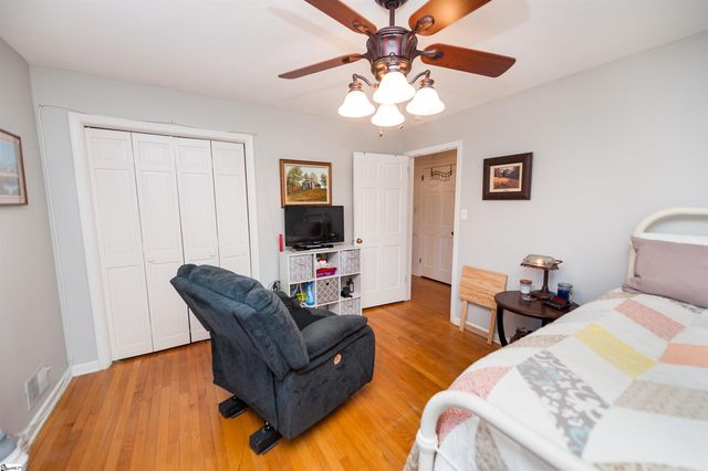 302 Peach Valley Drive, Spartanburg, SC 29303