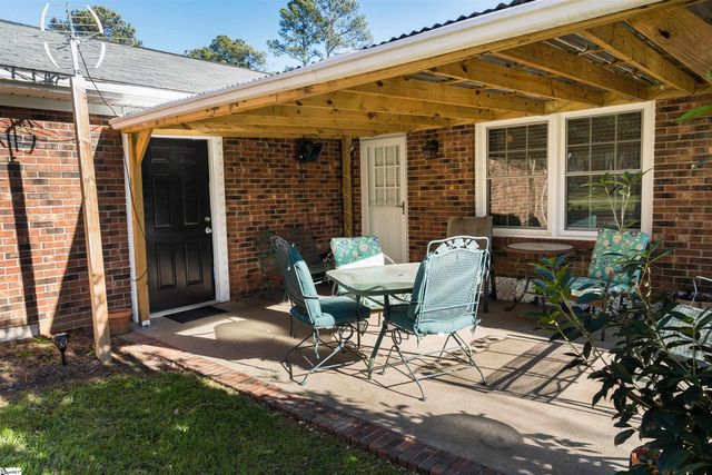 302 Peach Valley Drive, Spartanburg, SC 29303