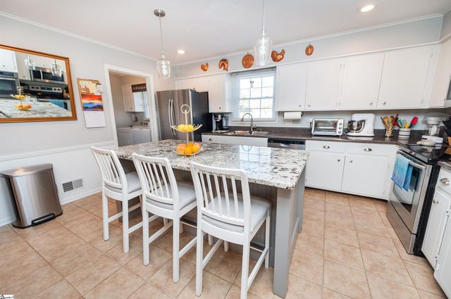 302 Peach Valley Drive, Spartanburg, SC 29303