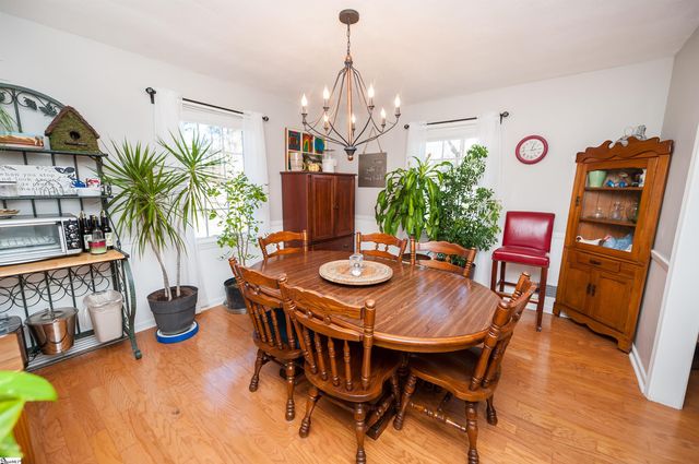 302 Peach Valley Drive, Spartanburg, SC 29303