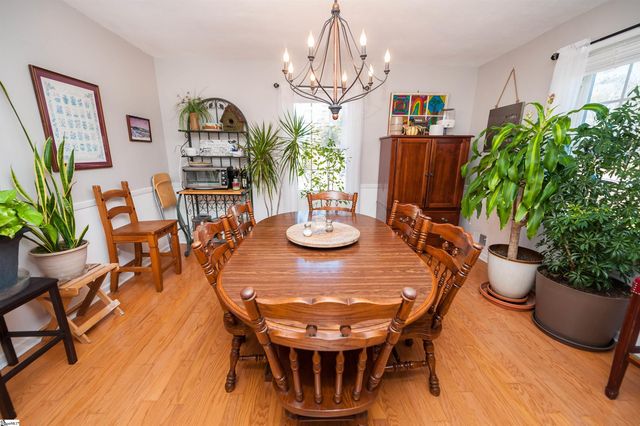 302 Peach Valley Drive, Spartanburg, SC 29303