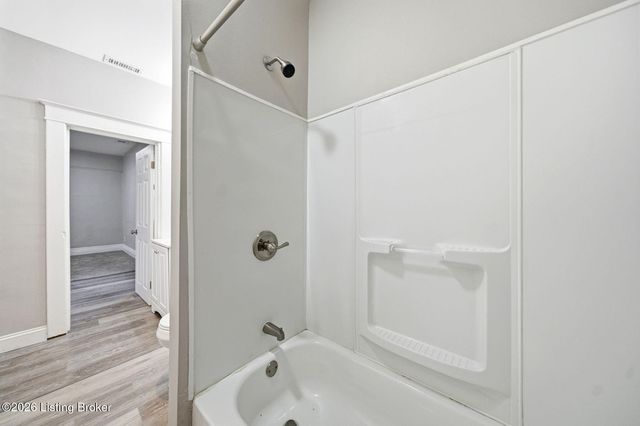 611 E Hill St, Louisville, KY 40217