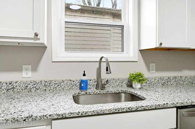 611 E Hill St, Louisville, KY 40217