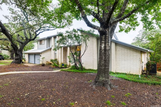 318 Country Wood Dr, San Antonio, TX 78216