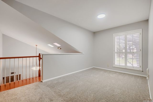 318 Country Wood Dr, San Antonio, TX 78216