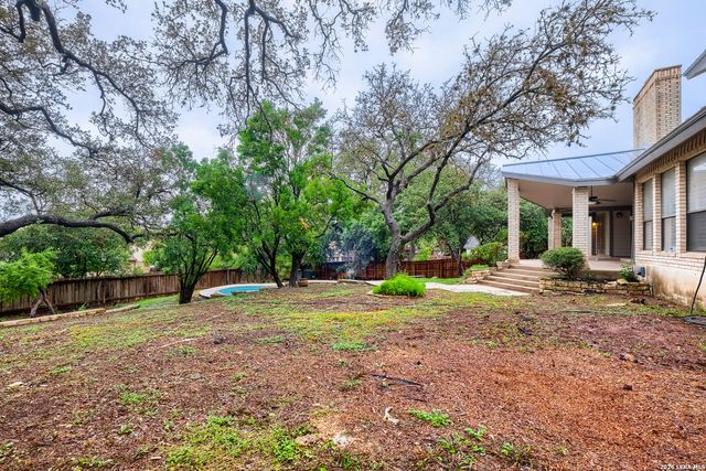 318 Country Wood Dr, San Antonio, TX 78216