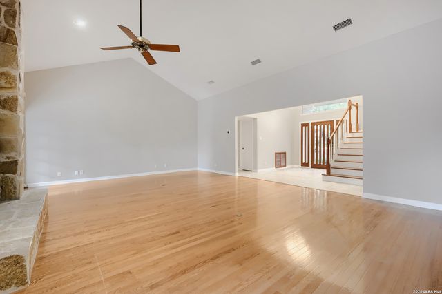 318 Country Wood Dr, San Antonio, TX 78216