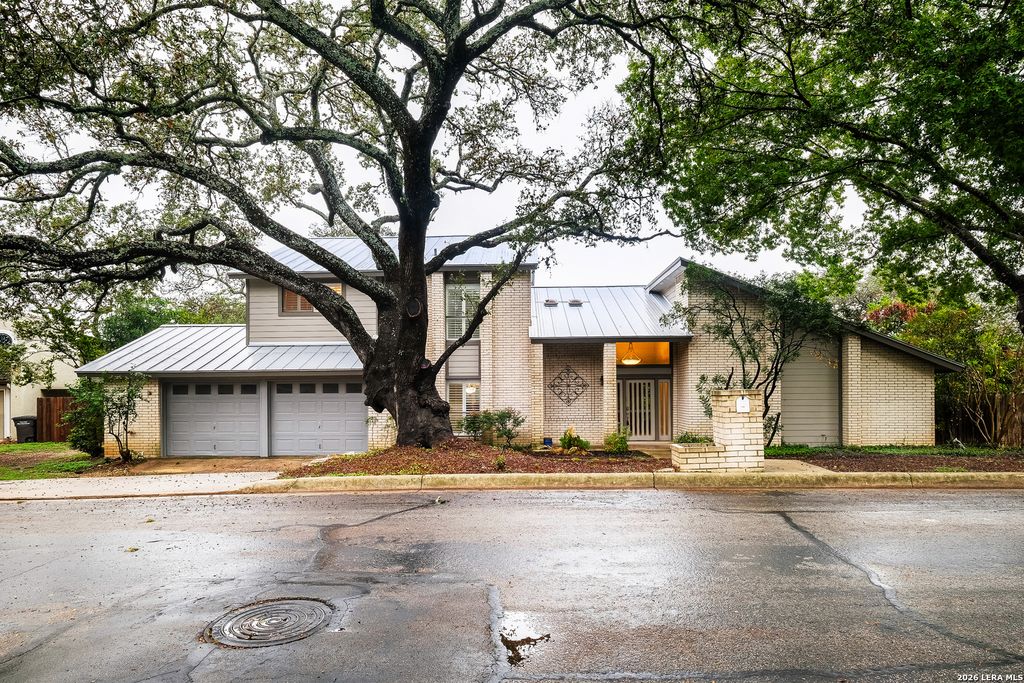 318 Country Wood Dr, San Antonio, TX 78216