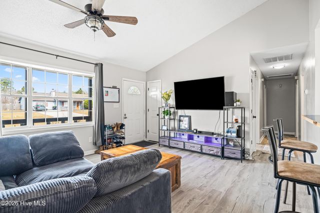 142 Parnell Road, Hubert, NC 28539