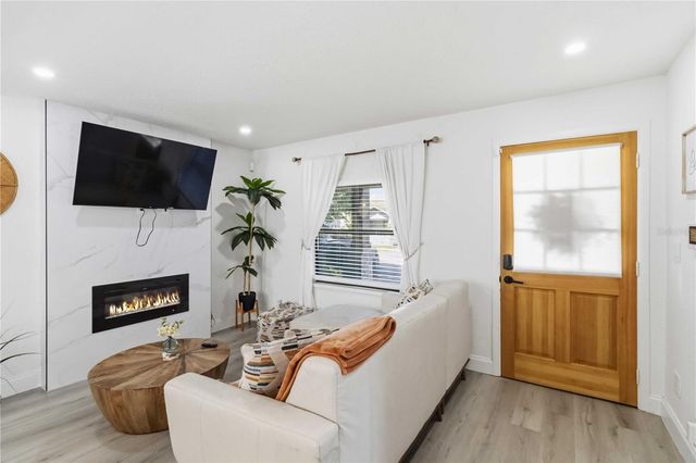 2925 24TH STREET N, St Petersburg, FL 33713