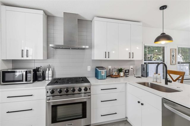 2925 24TH STREET N, St Petersburg, FL 33713