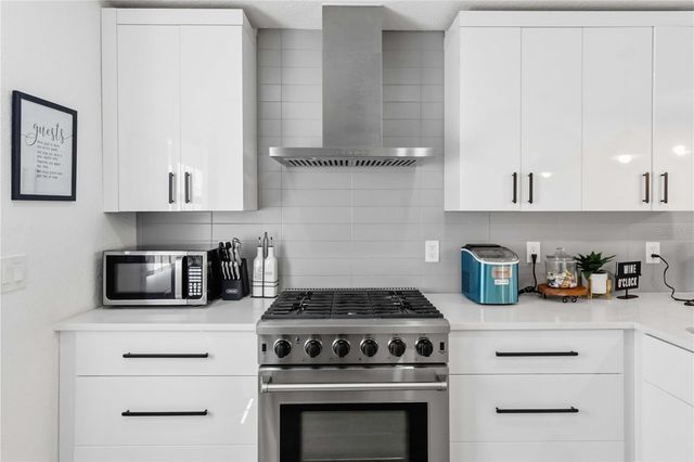 2925 24TH STREET N, St Petersburg, FL 33713