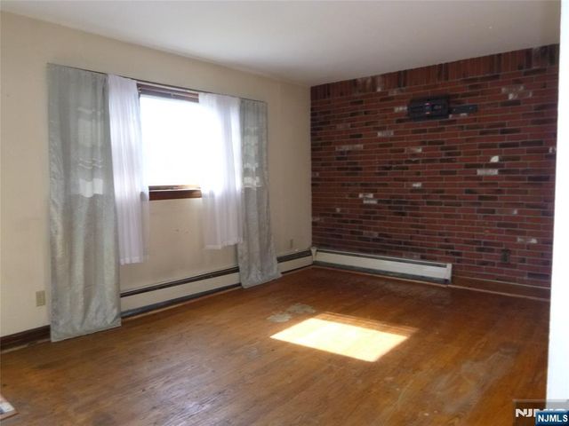 13 White Oak Drive, Lodi, NJ 07644