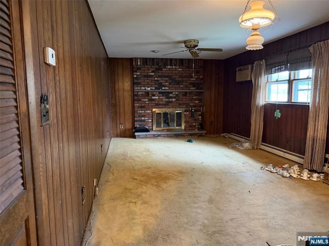 13 White Oak Drive, Lodi, NJ 07644