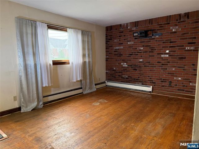 13 White Oak Drive, Lodi, NJ 07644