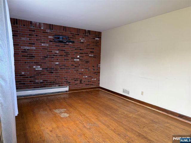 13 White Oak Drive, Lodi, NJ 07644