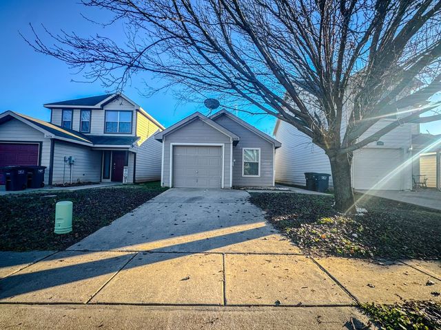1452 Pine Lane, Fort Worth, TX 76140