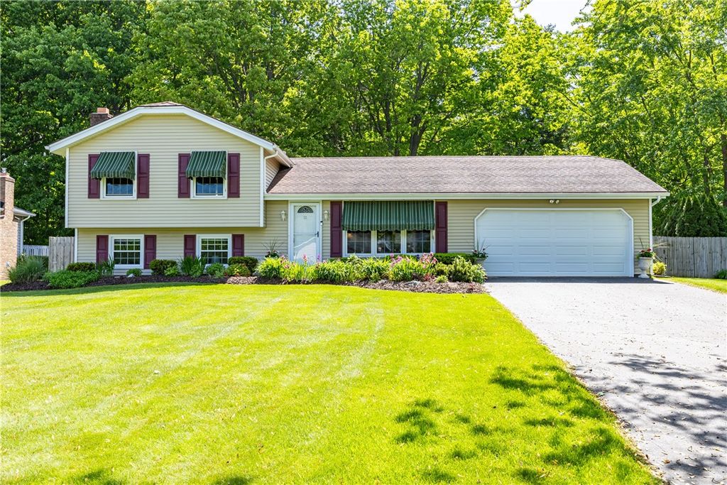 22 Red Leaf Drive, Chili, NY 14624