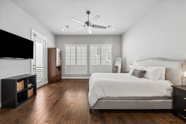 2410 Couch Street, Houston, TX 77008