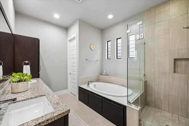 2410 Couch Street, Houston, TX 77008